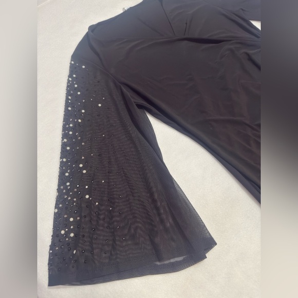 Black Sheath Dress with Bell Sleeves and Crew Neck - Picture 3 of 4